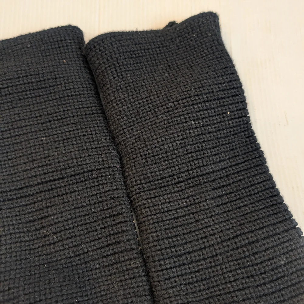 Classic UGG Cardy Women's Black Knit Slouchy Button Boots Size 5